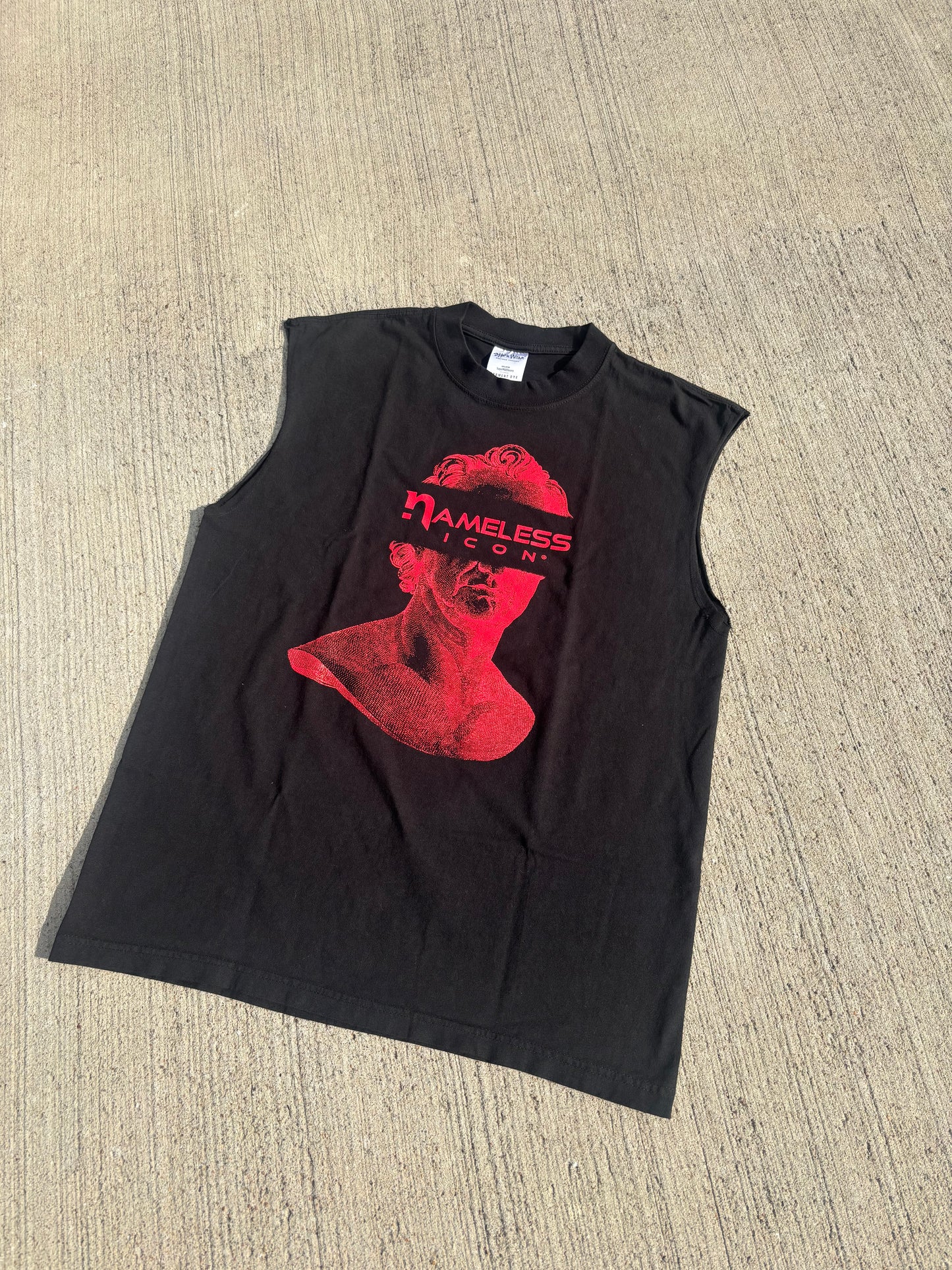 Faceless Muscle Tee