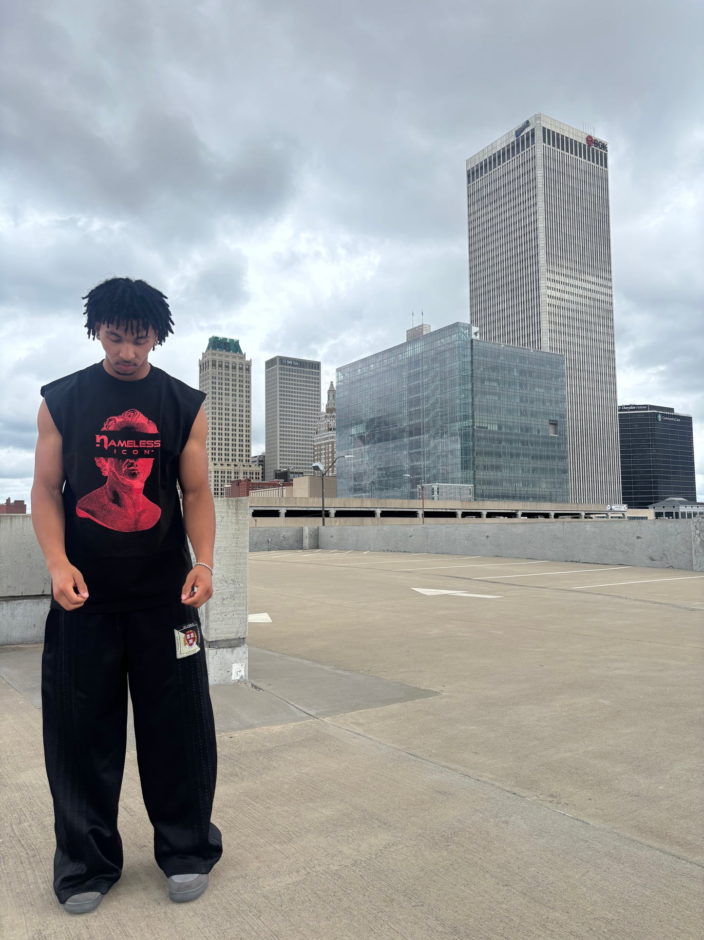 Faceless Muscle Tee