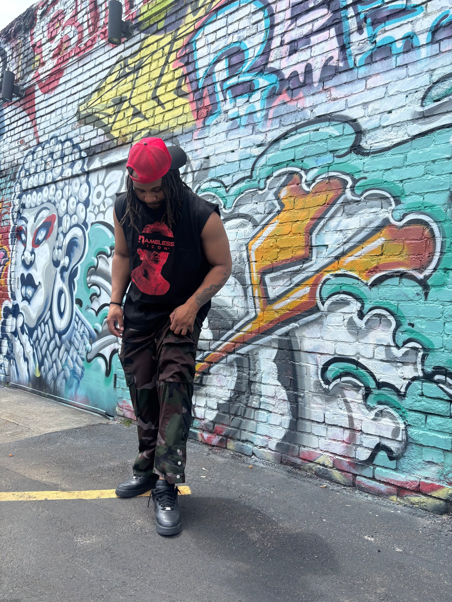 Faceless Muscle Tee