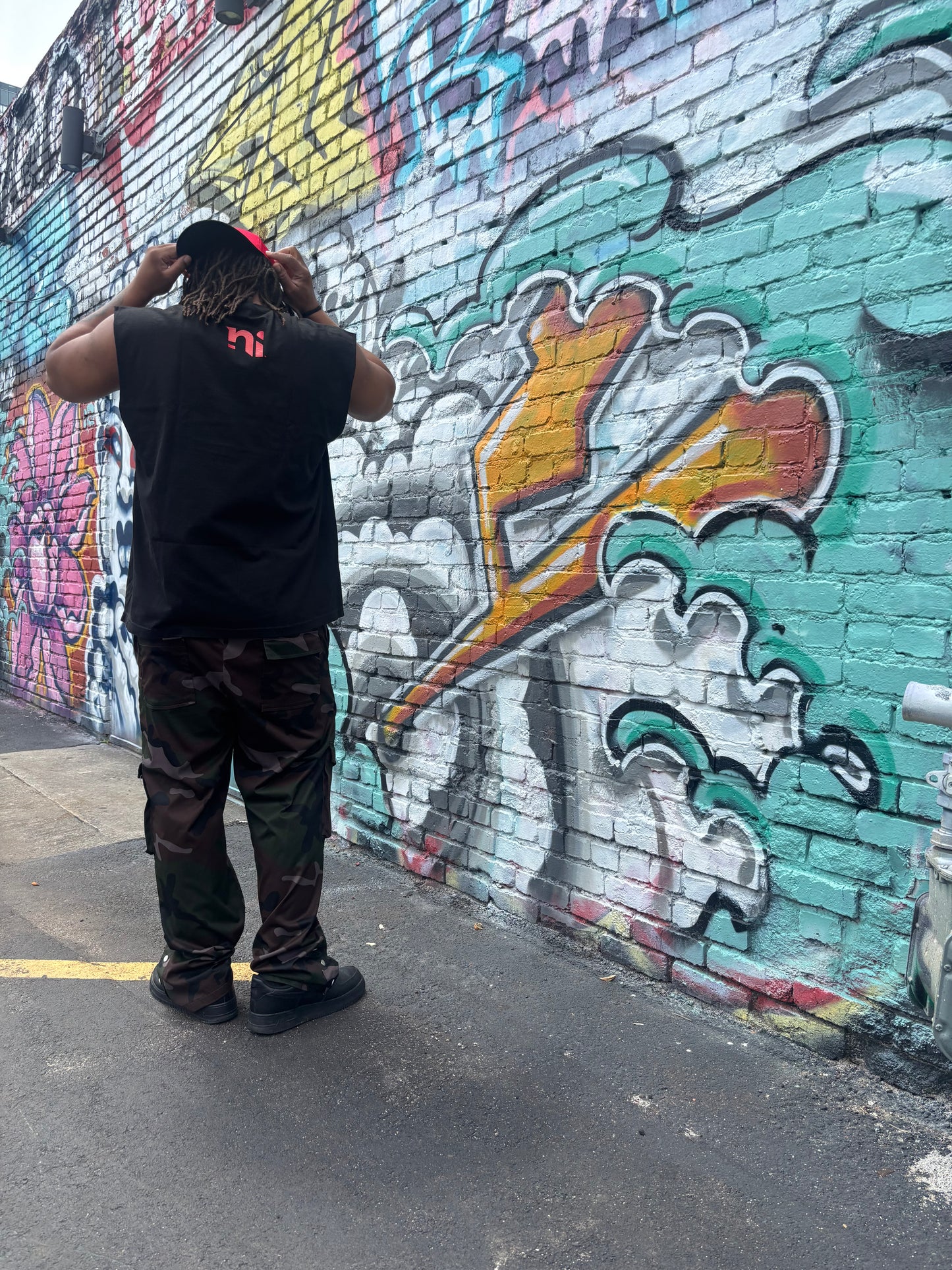 Faceless Muscle Tee